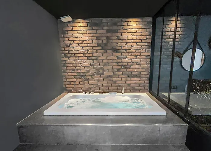 Апартаменты Zen & Jacuzzi - Parenthese De Detente Nouveau! Day Use!